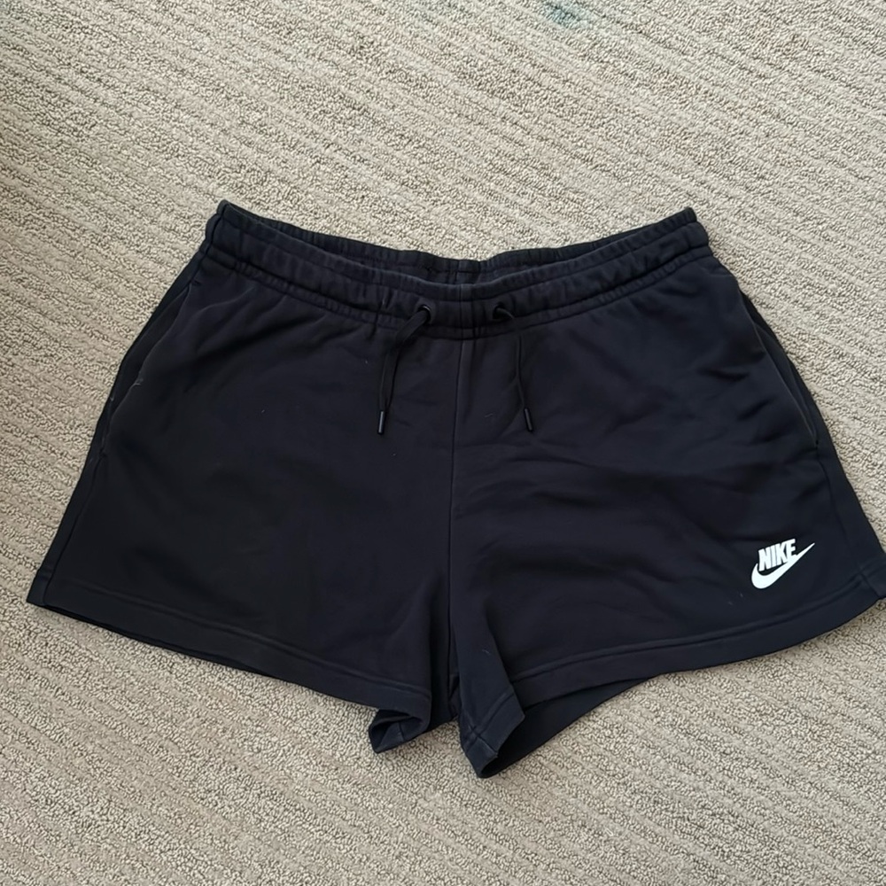Nike Sportswear Women's Club Fleece Black Shorts Medium